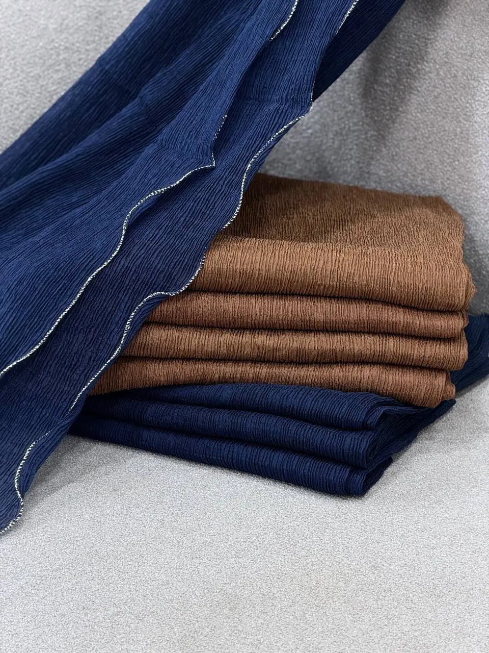 شال حاشیه دار پرنیا